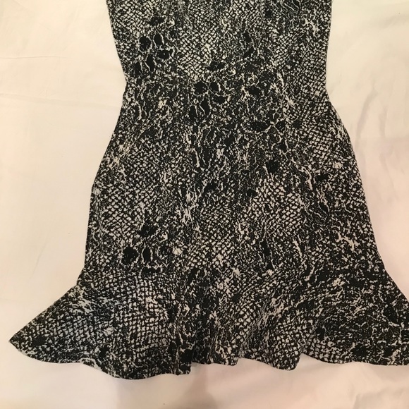 Pattern Dress - Picture 2 of 2